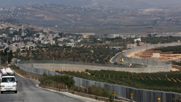 دورية إسرائيلية تخترق الحدود مع لبنان وتجري عمليات تفتيش